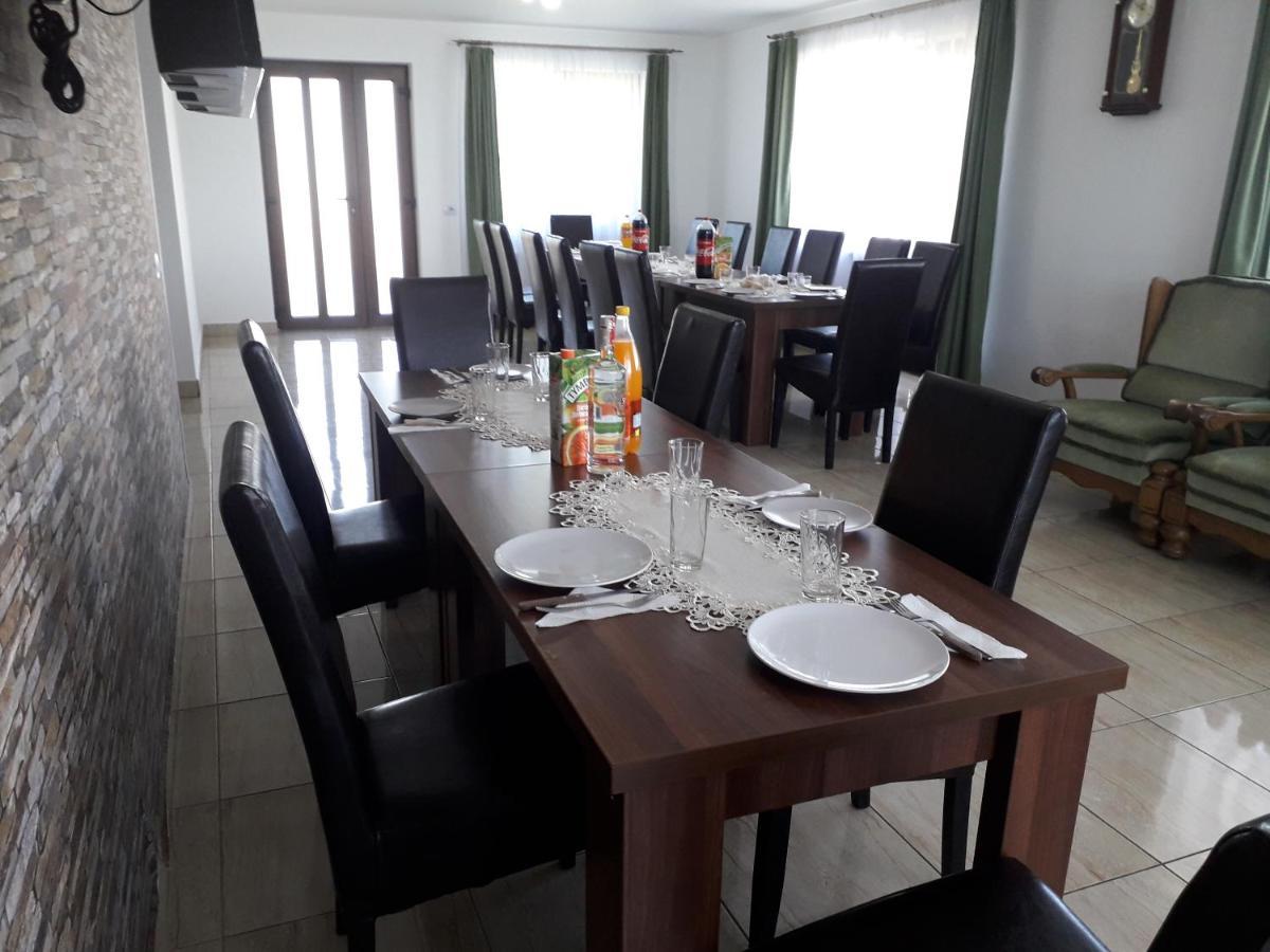 Vila Aloman Sebeş Exteriör bild